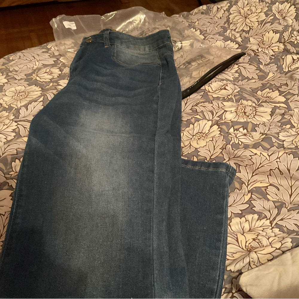 NWOT Stretchy High Waisted Jeans